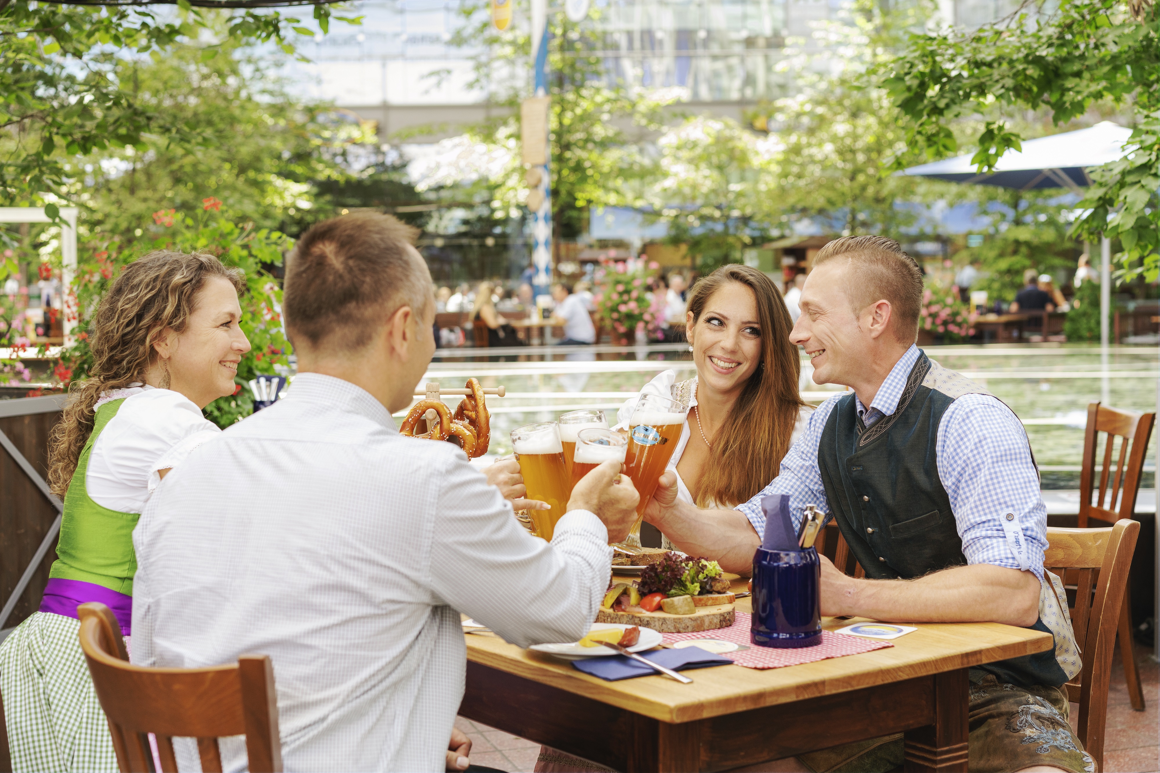Biergarten Biergartenfuhrer Munchen Biergartenguide Com